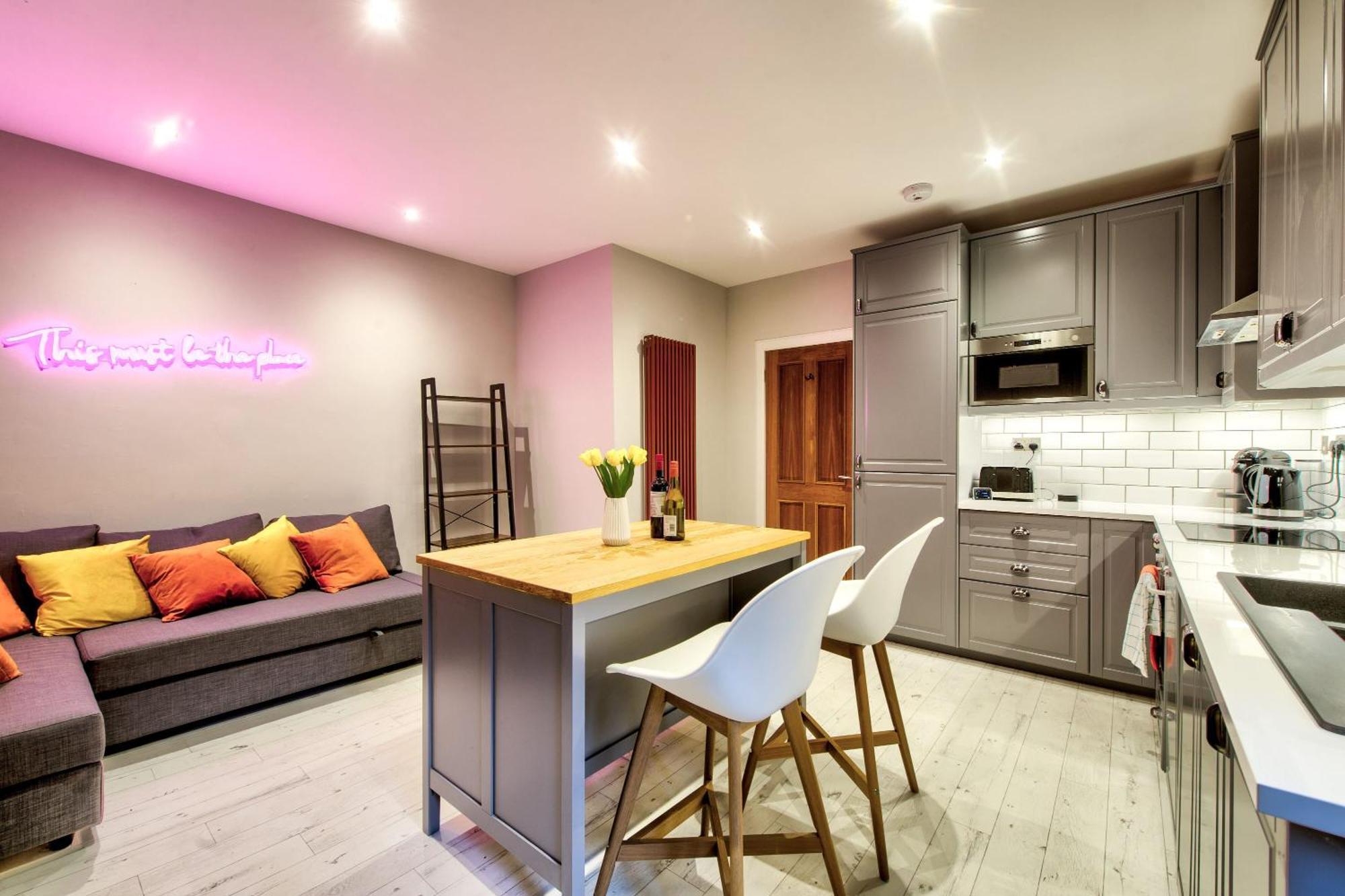 Stylish & Spacious 3 Bedroom Apt In Finnieston, West End กลาสโกว์ ภายนอก รูปภาพ