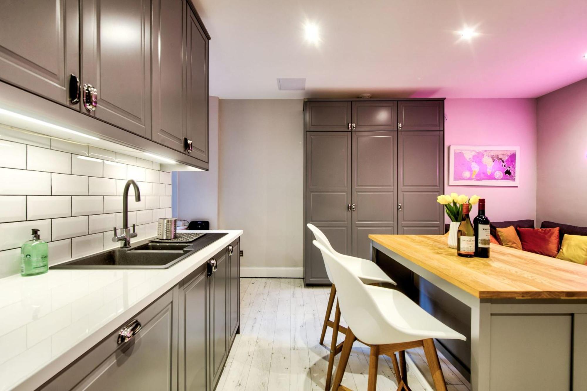 Stylish & Spacious 3 Bedroom Apt In Finnieston, West End กลาสโกว์ ภายนอก รูปภาพ